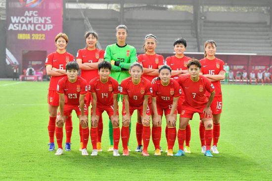 ”导演陈正道表示：“那种大都会里特有的文艺气息以及人物间的风流韵事混杂的氛围，有点难耐却又令人向往